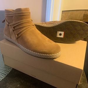 Ugg “Rianne” Moccasin Boot